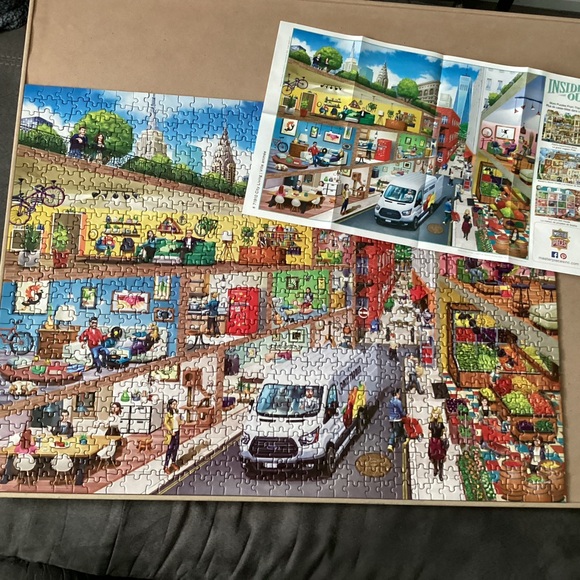 1000pc Puzzle - Picture 2 of 4